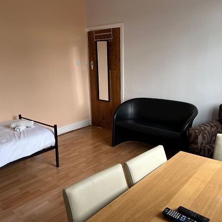 2 Bedroom Apartment, 5 Minutes From City Centre Newcastle upon Tyne Buitenkant foto